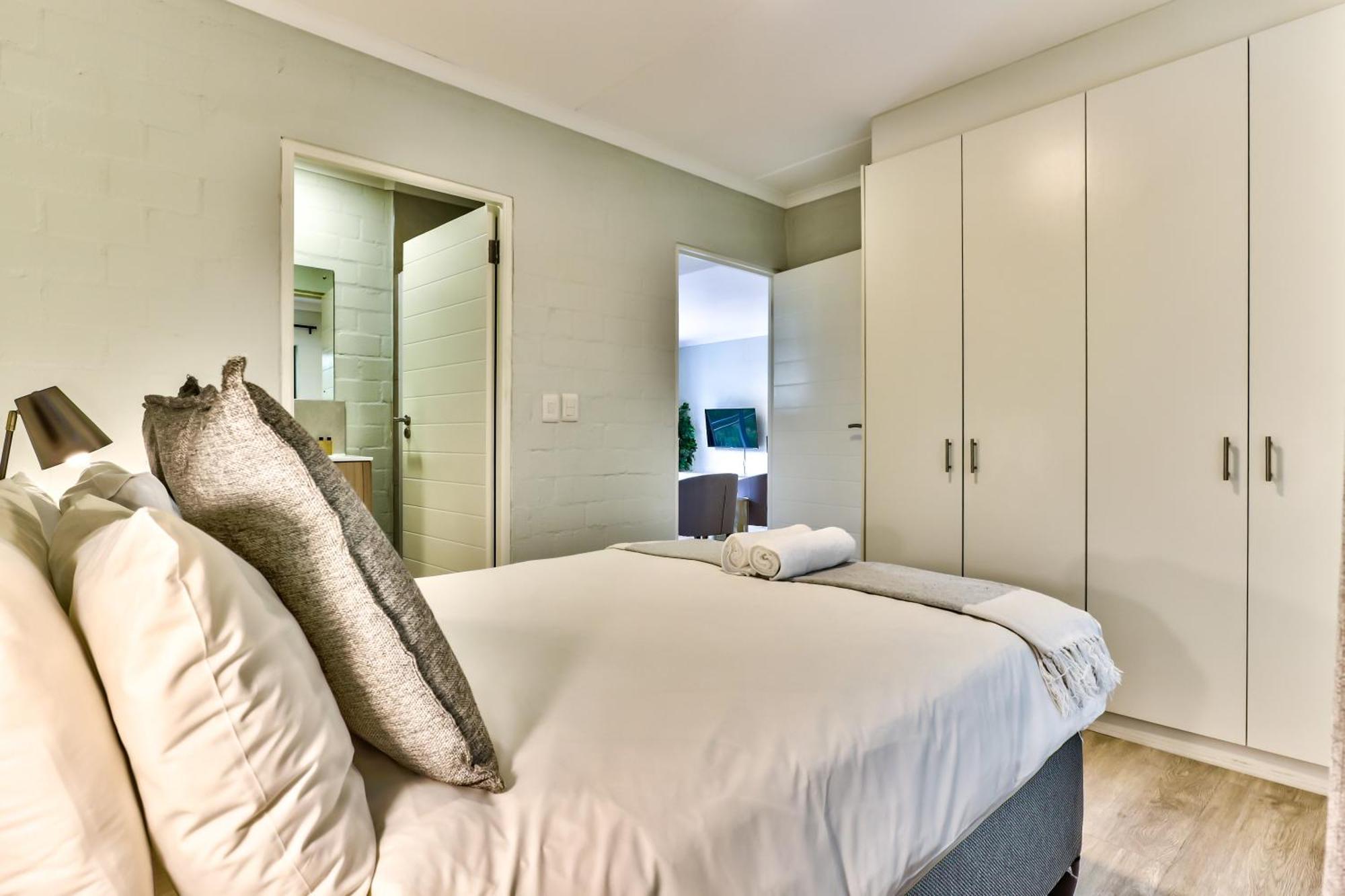 Wink Aparthotel Eaton Square Cape Town Exterior foto